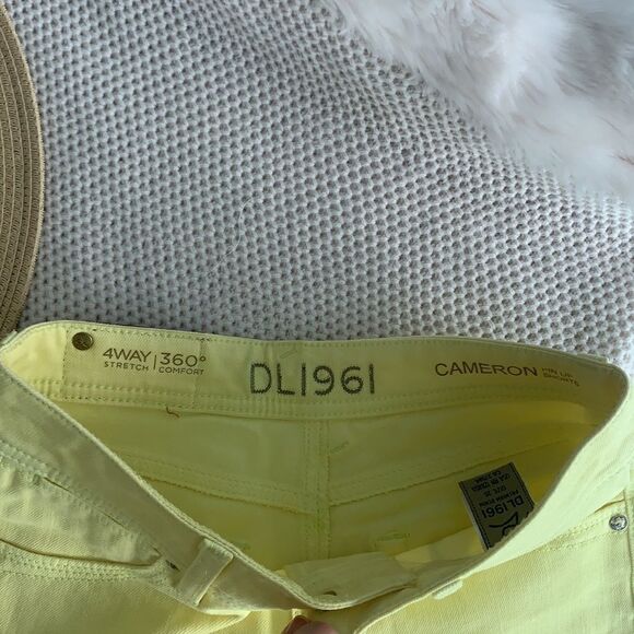 NEW DL1961 Cameron Stretch Denim Cutoff Shorts ASO Kendall Jenner - Picture 3 of 7